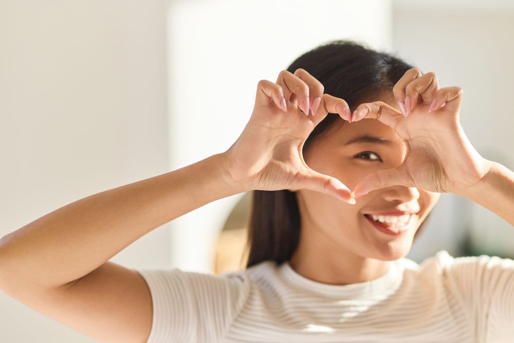 Droopy Lids, Blocked Tears or Eye Discomfort? How Oculoplastic Surgery Restores Comfort & Function