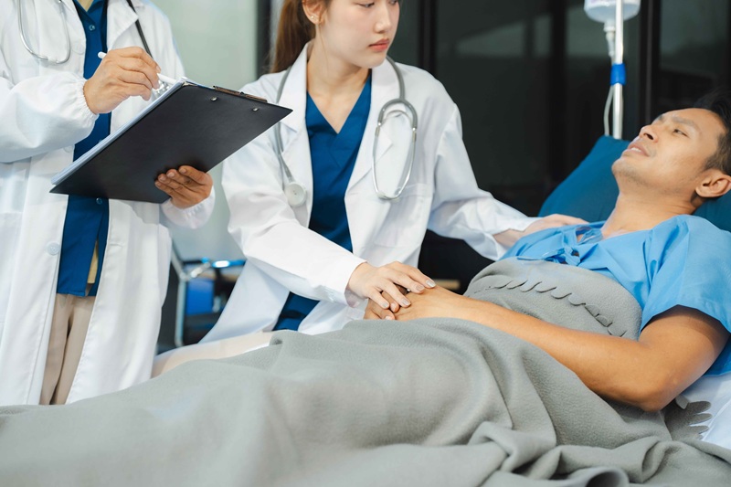 Understanding How Infection Disease Specialists Support Your Recovery After Surgery