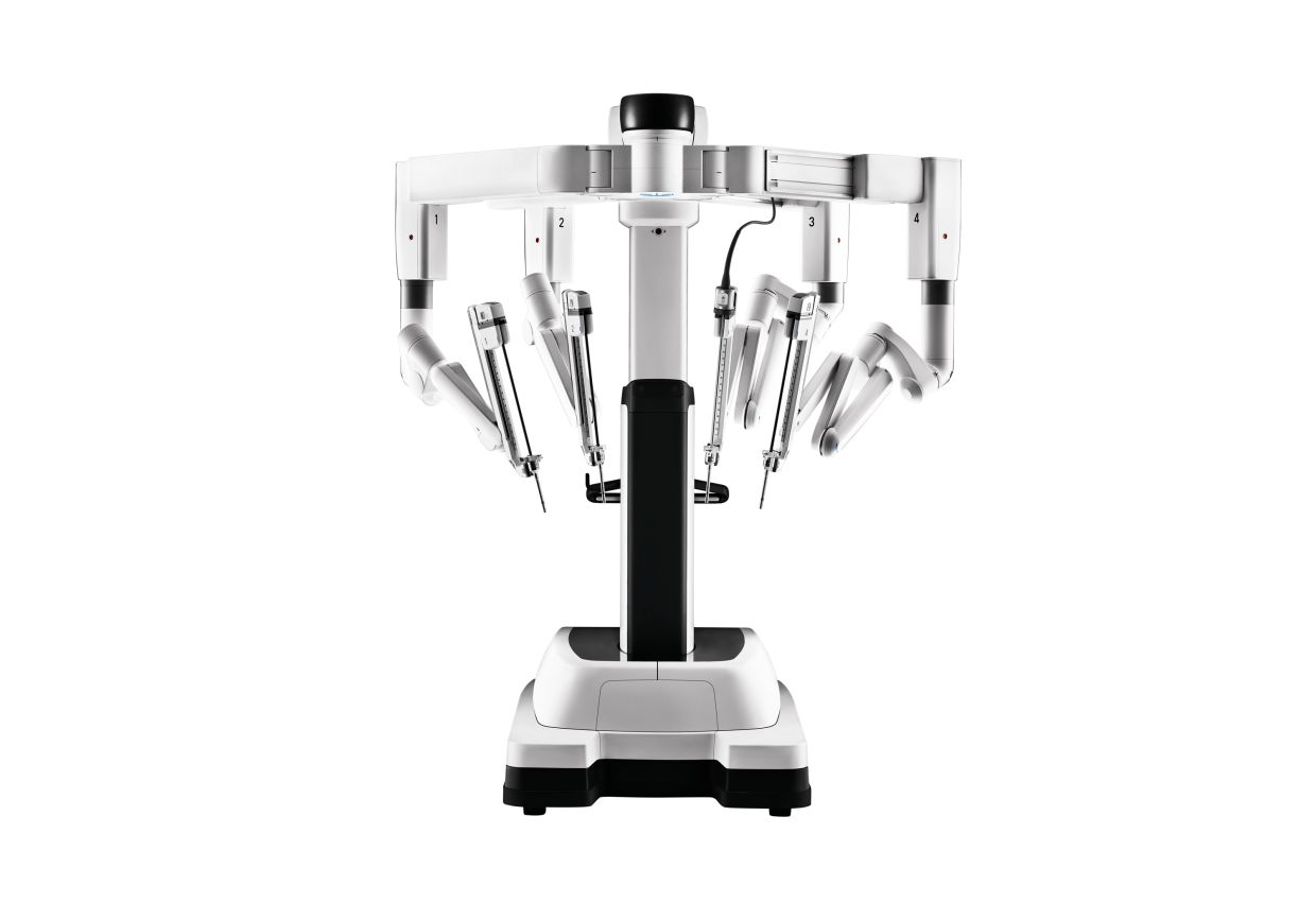 The da Vinci Xi machine amplifies the capabilities and versatility of robotic-assisted surgeries, delivering unmatched precision, enhanced vision, and improved access to the surgical site.