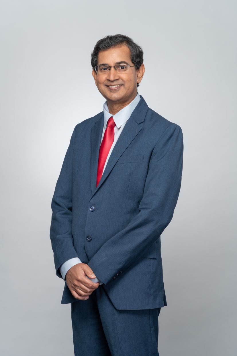 .“The versatility of the da Vinci Xi surgical machine is a game-changer in the field of medicine, offering precision and improved patient outcomes,” says SMCV consultant urologist Datuk Dr Selvalingam Sothilingam.