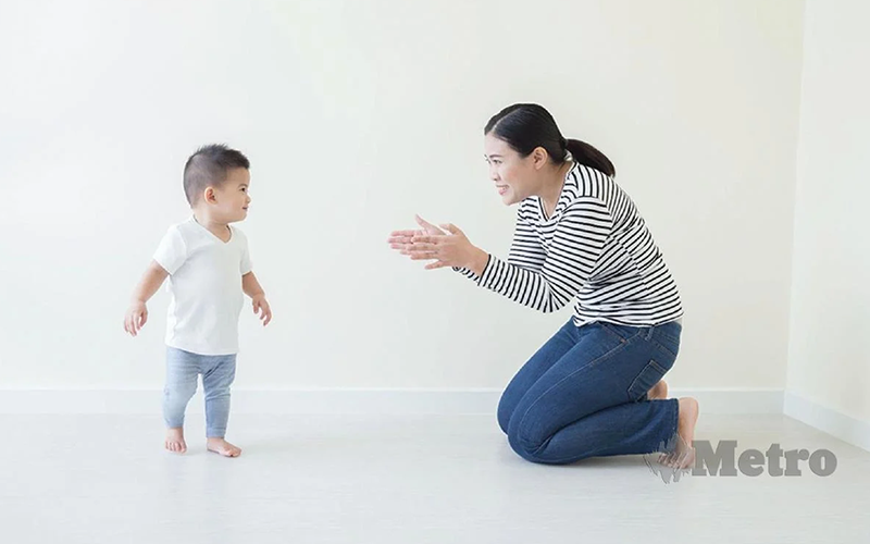 TERDAPAT beberapa peringkat perkembangan yang ibu bapa perlu ambil perhatian demi untuk membesarkan seorang kanak-kanak yang gembira dan sihat.